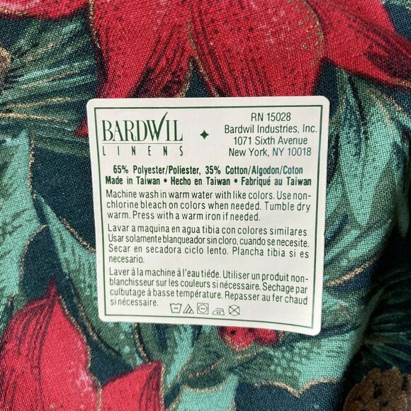 Vintage Christmas Holiday Tablecloth Festive Retro 1980 Print Cloth 60” Round - Picture 4 of 4